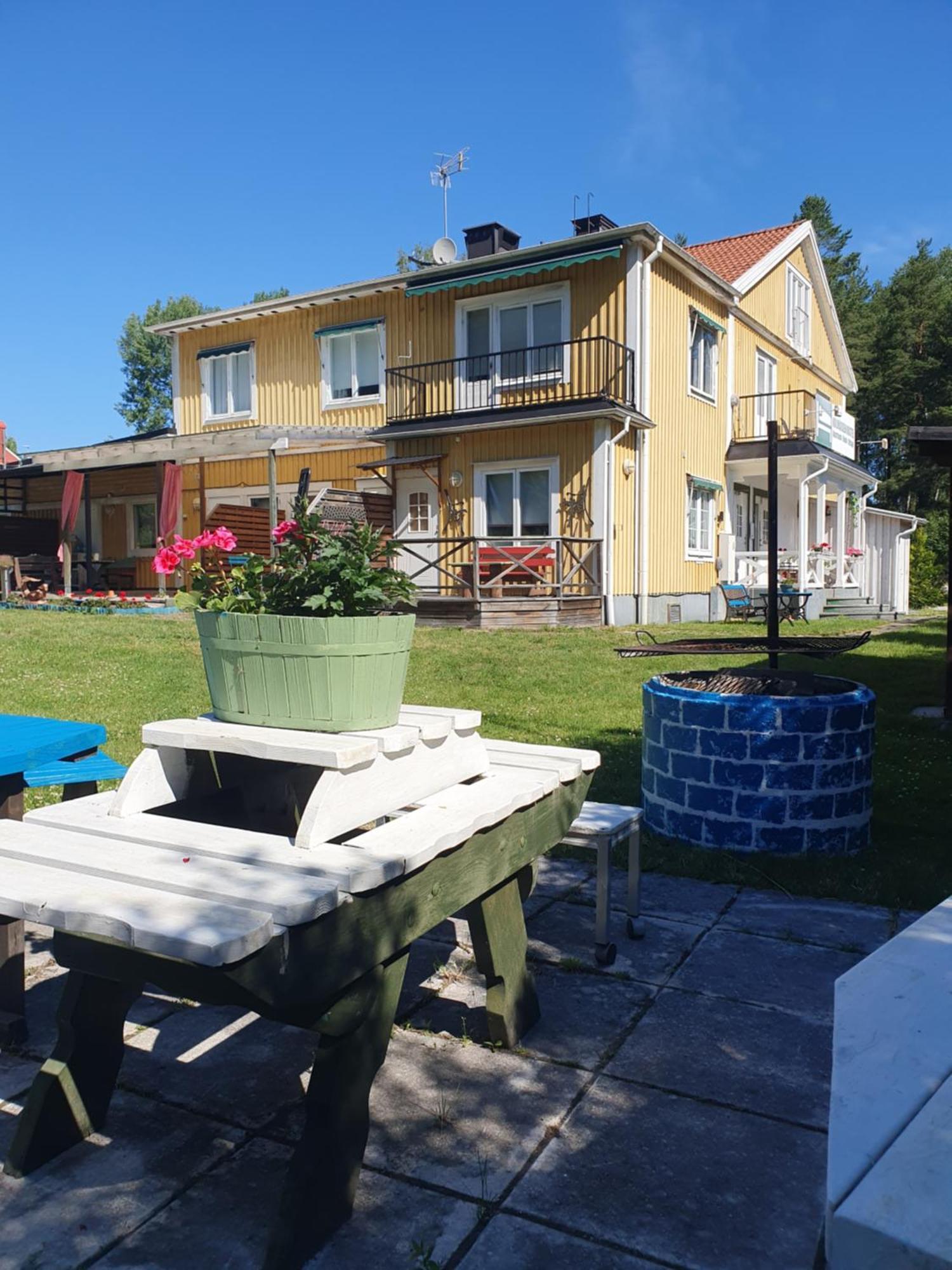 Motel E4 Kolmarden Apartments And Cottages Bagian luar foto
