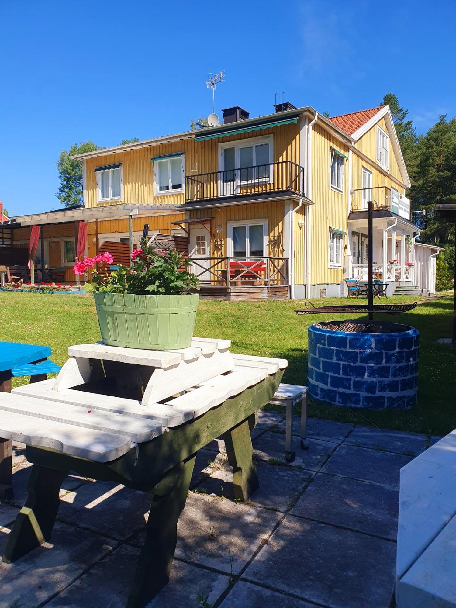Motel E4 Kolmarden Apartments And Cottages Bagian luar foto